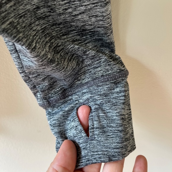 REEBOK Sz M Marled Gray Hoodie Thumbholes Stretch Activewear Top Sport Shirt - Picture 6 of 9